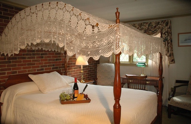 Lamie's Inn and The Old Salt Restaurant