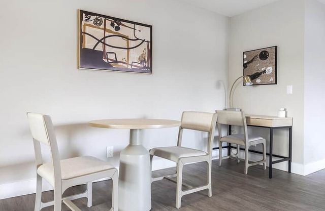 Landing at Arbor Haus - 2 Bedrooms in Carpenter