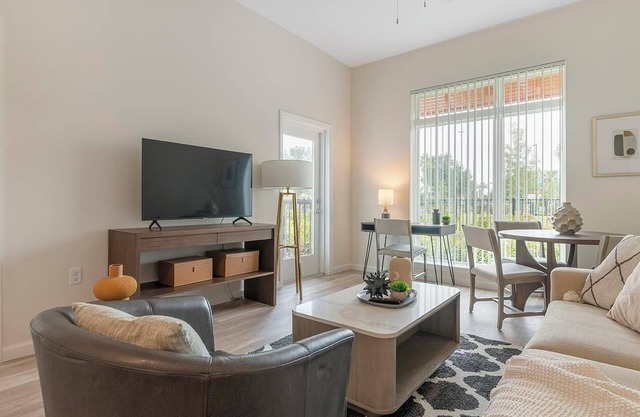 Landing at Deseo Grande - 2 Bedrooms in Southwe.
