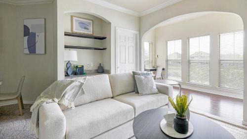Landing at Residences at River Park West - Richmond