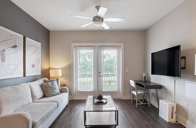Landing at Vanguard - 1 Bedroom in Newberry
