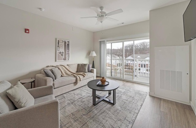 Landing at Willow Glen Lofts - 2 Bedrooms in Wi.