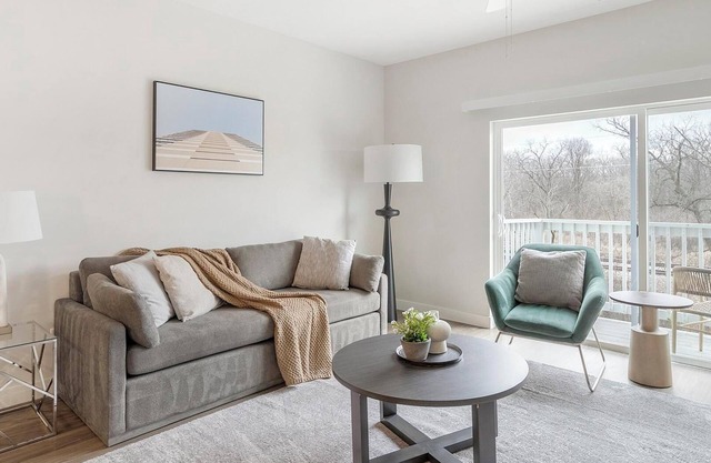 Landing at Willow Glen Lofts - 1 Bedroom in Wil.