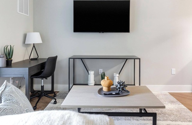 Landing | Beautiful 1BD, Pool, Gym