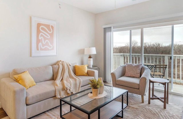 Landing | Chic 1BD, Gym, Pool