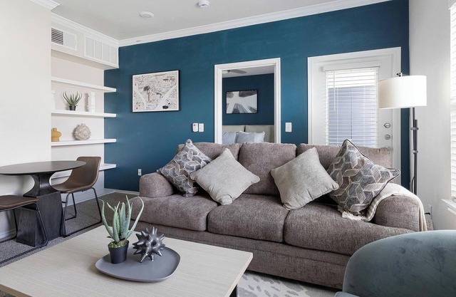 Landing | Incredible 1BD, Gym, Clubhouse