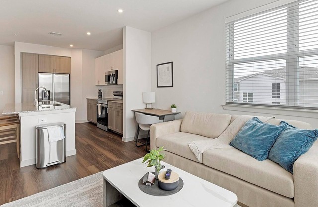 Landing | Modern 1BD, Gym, Clubhouse