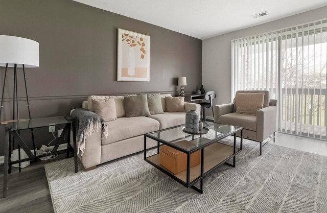 Landing | Stunning 1BD, Pool, Gym