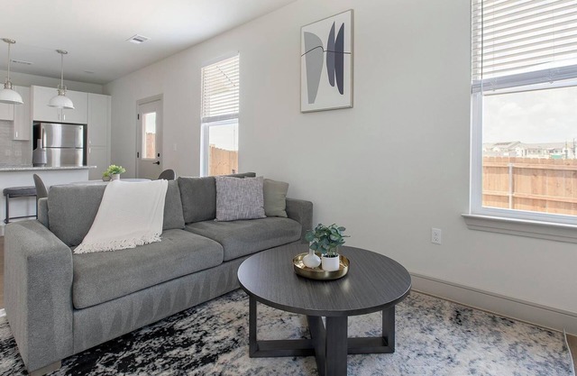 Landing | Stunning 1BD, Gym, Clubhouse