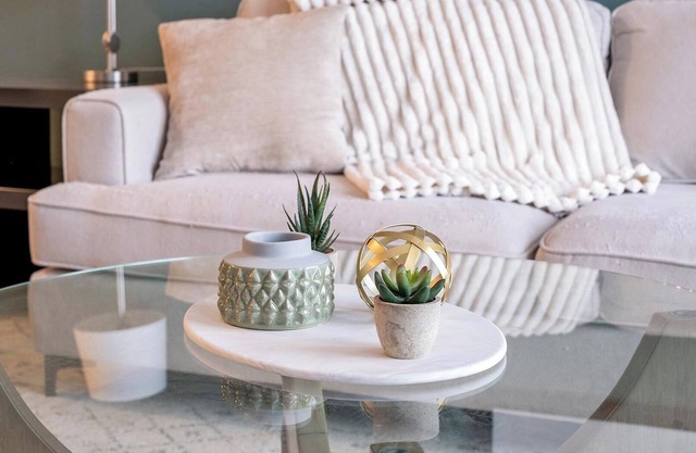 Landing | Stylish 1BD, Courtyard, Gym