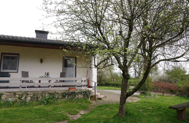 Landliebeehrsen 2, modern, quiet location, parking lot.
