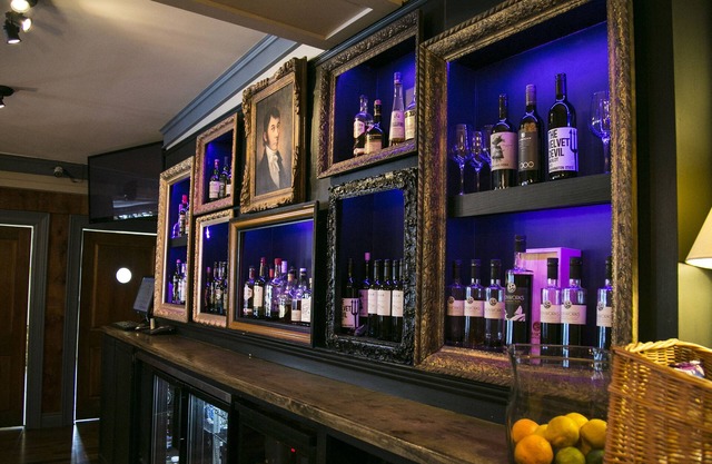 Lane's Privateer Inn