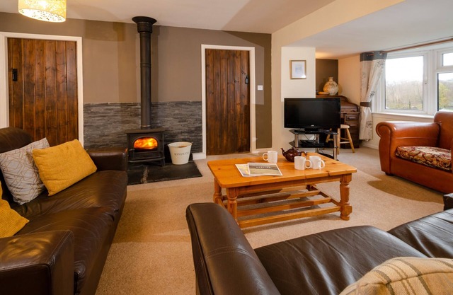 Langdale Hideaway - Two Bedroom Apartment, Sleeps 4