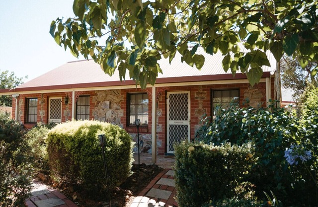 Langmeil Cottages - Standish