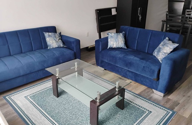 Large 1BR apartment Downtown Hartford, fitness room, Free parking,Pool,G ym