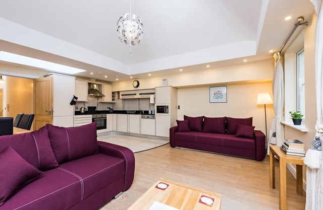 Large 2 BDRM with balcony. Early check-in available