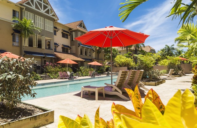 Large 2Bdrm Mediterranean-Style Resort Apartment