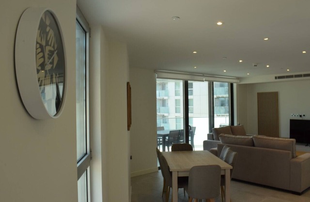 Large 3 BED with a pool