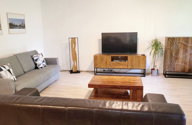 Large, centrally located, quiet 2 room apartment in the center of Tübingen