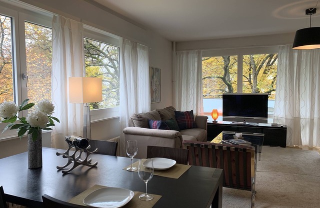 Large charming apartment, bright, close to the center and the Old Town