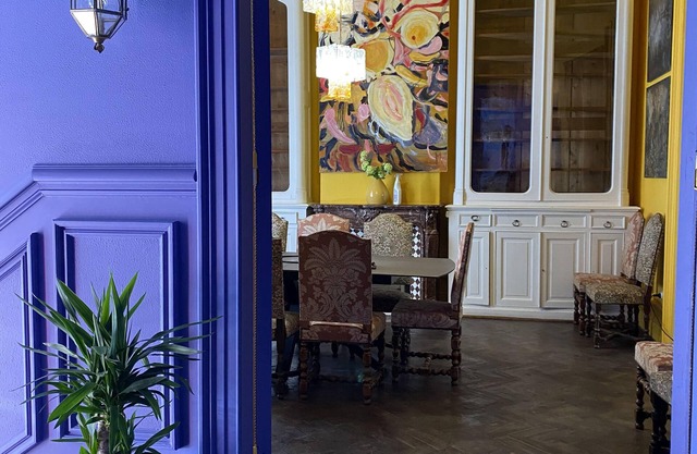 Large, charming town house in the center of Calais