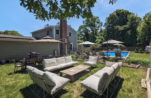 Large coastal bohemian getaway w/pool