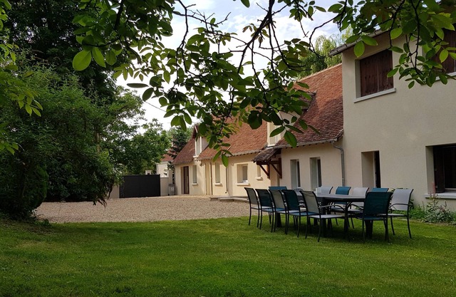 Large country cottage ideal for families or friends near Beauval Zoo