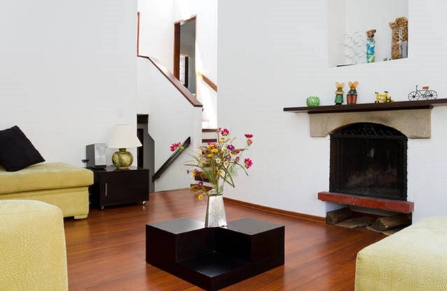 Large Double In Gated Condo -la Paz