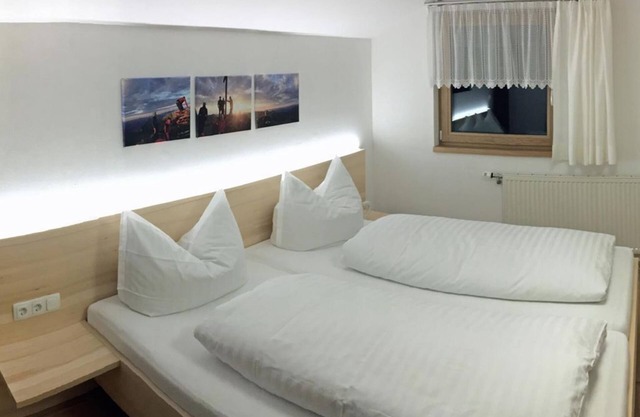 Large double room - Hotel Garni Enzian