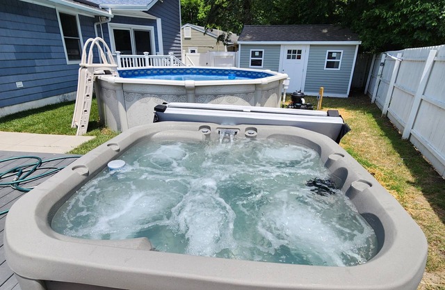 Large Family Fun, 6BR/3 Bath, POOL, HOTTUB, Fenced Yard