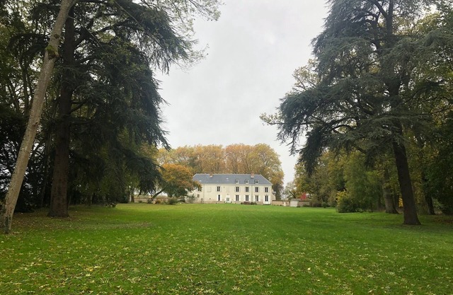 Large family home in the middle of a park near Orléans