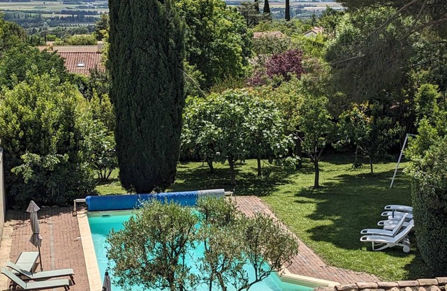 Large family home with swimming pool in Drôme provençale-from 4 to 8 people