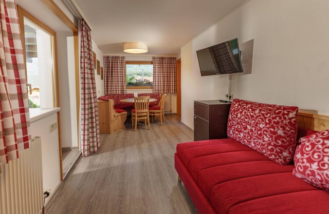 Large family room on the ground floor Half board - Cafe Pension Kitzer