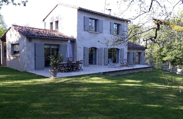 Large charming house 8 people