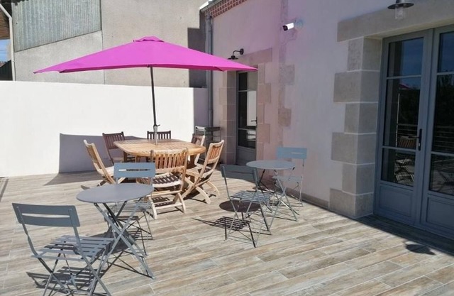 Large Gîte with Parking and Pets Allowed