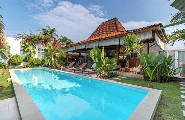 Large group Villa in Seminyak for 24 people