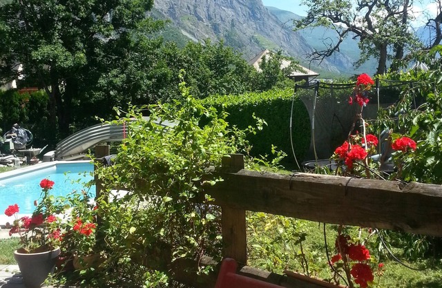 Large house with pool in the heart of the Alps