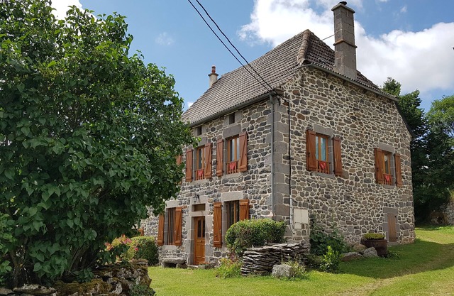 Large holiday home in Cantal, in the heart of the Auvergne volcano park