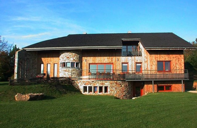 Large Home with Sauna, Ovifat