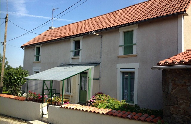 Large house near puy du fou, in very quiet countryside.