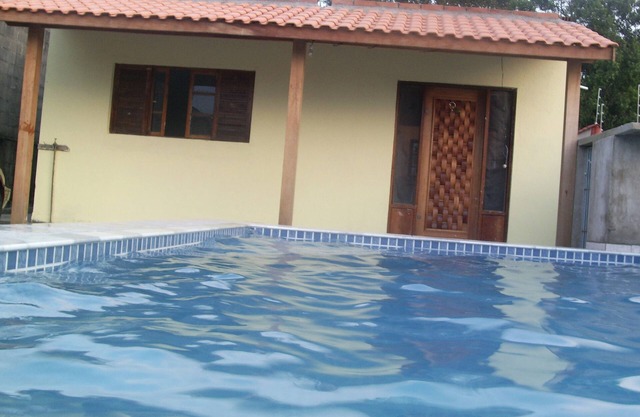 Large house with pool and barbecue, 4 parking spaces, total security.