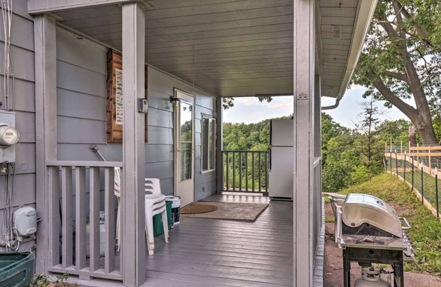 Large Lodge on Oak Orchard River