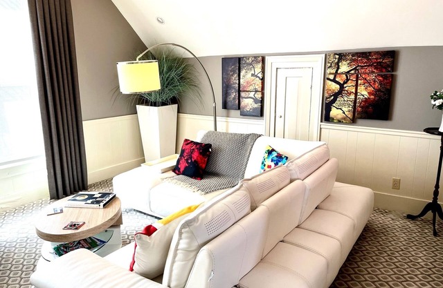 Large Luxury Downtown "Design Studio" One Bedroom Apartment