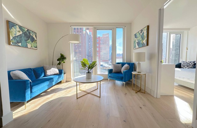 Large Modern Guest Suite - Private Terrace - Manhattan