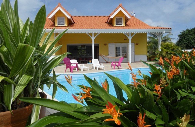 Large new Creole villa with beautiful sea view