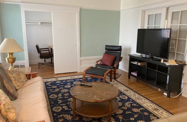 Large One Bedroom One Bath Apt. near Baker Beach