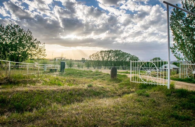 Large Private Ranch, Dog Friendly, Hot Tub, Pool Table, Week and Month Discounts