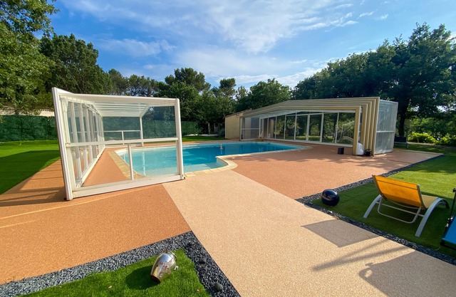 Large Provencal villa ideal for family vacations, swimming pool, trampoline, petanque.