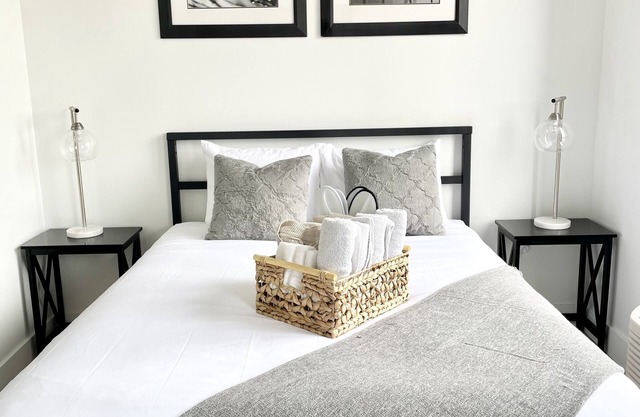 Large Queen Studio-mins to NYC, EWR,PRU,NJPAC,Dwntwn Newark, MetLife