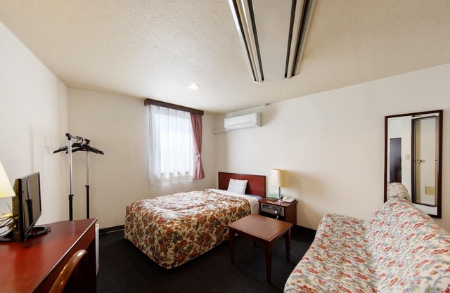Large single room / Kudamatsu Yamaguchi